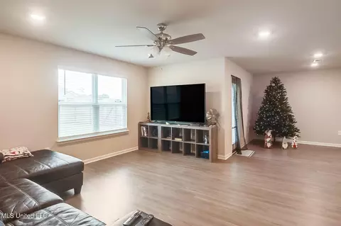 1027 Enclave Cir, Long Beach, MS 39560 photo 10