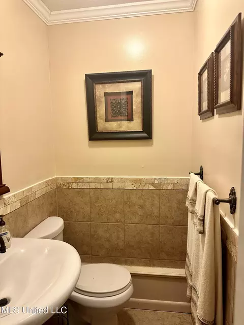 Bath - 556 E Fulton St, Canton, MS 39046 photo 5 of 5