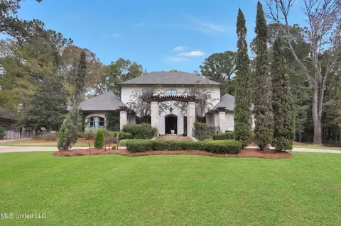 115 Summer Lake Dr, Ridgeland, MS 39157