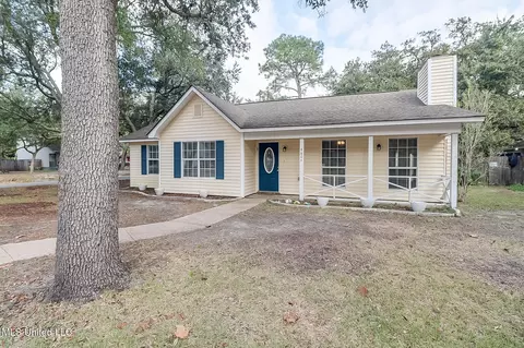 8804 Mermaid Ave, Ocean Springs, MS 39564