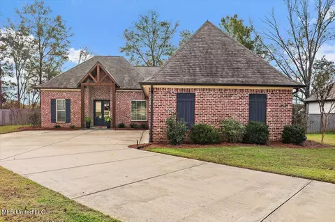 221 Stone Creek Dr, Madison, MS 39110