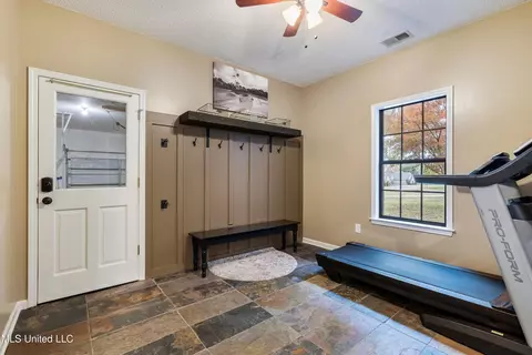 Entry Way - 3500 Lake Grove Dr, Hernando, MS 38632 photo 4 of 5