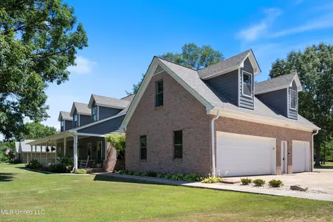 Exterior - 3500 Lake Grove Dr, Hernando, MS 38632 photo 15 of 18
