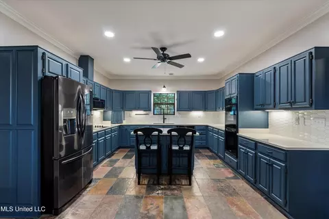 Kitchen - 3500 Lake Grove Dr, Hernando, MS 38632 photo 1 of 7
