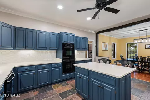 Kitchen - 3500 Lake Grove Dr, Hernando, MS 38632 photo 5 of 7