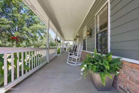 Exterior - 3500 Lake Grove Dr, Hernando, MS 38632 photo 16 of 18