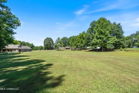 Exterior - 3500 Lake Grove Dr, Hernando, MS 38632 photo 17 of 18