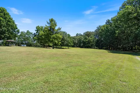 Exterior - 3500 Lake Grove Dr, Hernando, MS 38632 photo 7 of 18