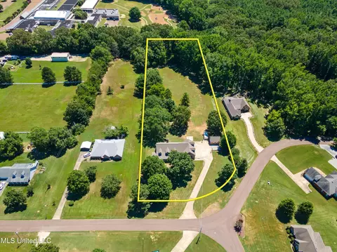 View/Area - 3500 Lake Grove Dr, Hernando, MS 38632 photo 1 of 6