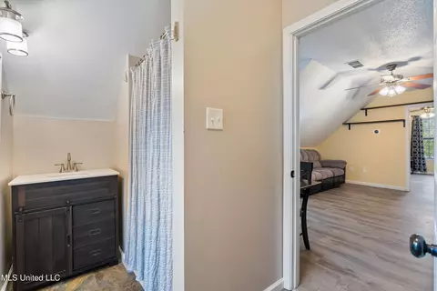 Entry Way - 3500 Lake Grove Dr, Hernando, MS 38632 photo 3 of 5