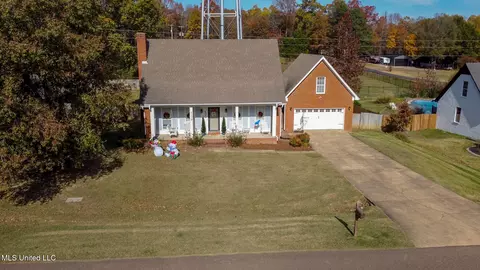 4040 Bienville Rd, Nesbit, MS 38651