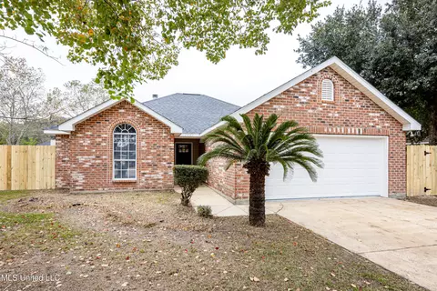 7721 Falcon Cir, Ocean Springs, MS 39564