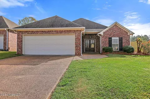 300 E Magnolia Pl, Pearl, MS 39208