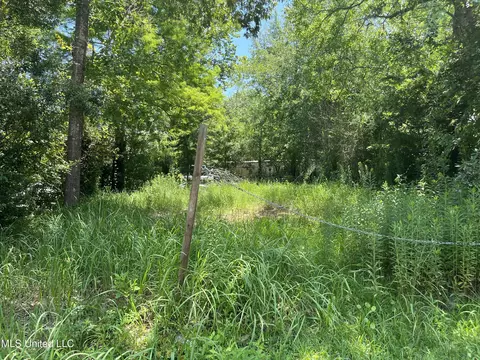 3413 Bonita Rd, Gautier, MS 39553