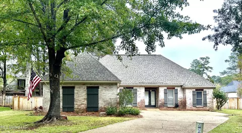 422 Berkshire Dr, Ridgeland, MS 39157