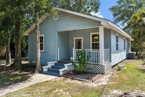 301 N Necaise Ave, Bay Saint Louis, MS 39520