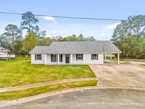 7641 Portland Dr, Biloxi, MS 39532