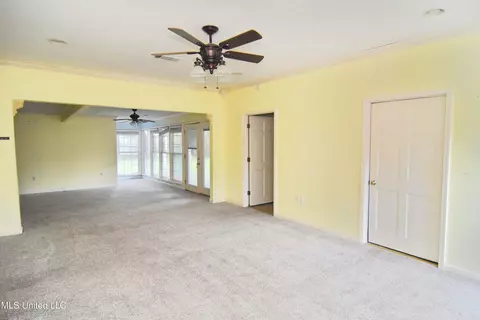 Living - 604 Bailey St, Forest, MS 39074 photo 2 of 8