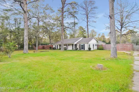 604 Bailey St, Forest, MS 39074