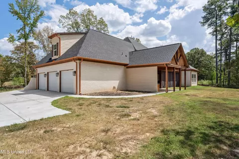 Exterior - 10187 Woolsey Road Rd, Olive Branch, MS 38654 photo 8 of 10