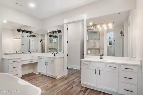 Bath - 10187 Woolsey Road Rd, Olive Branch, MS 38654 photo 2 of 6