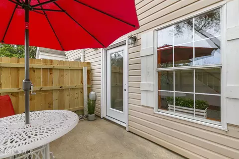Exterior - 869 Harbor Bend Dr, Brandon, MS 39047 photo 7 of 7