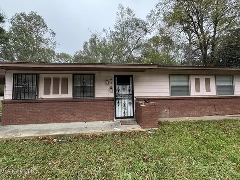 632 Queen Julianna Ln, Jackson, MS 39209