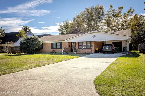 129 Woodglen Dr, Gulfport, MS 39507