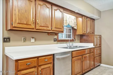 8752 Windersgate Dr, Olive Branch, MS 38654 photo 10