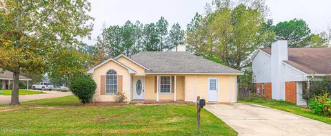 111 Eagle Dr, Brandon, MS 39047