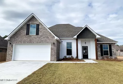 10275 Caroline Dr, Gulfport, MS 39503