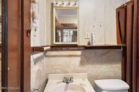 Bath - 518 W Ash St, Jackson, MS 39203 photo 1 of 1