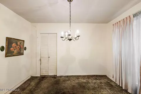 Dining - 518 W Ash St, Jackson, MS 39203 photo 1 of 2