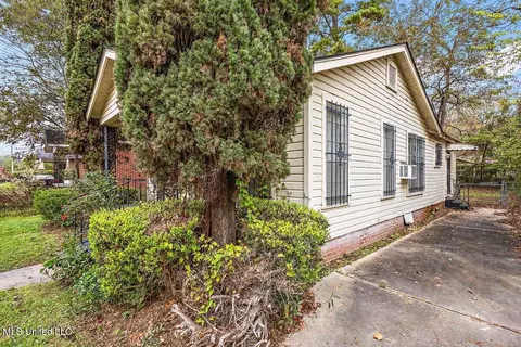 Exterior - 518 W Ash St, Jackson, MS 39203 photo 2 of 3