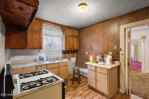 Kitchen - 518 W Ash St, Jackson, MS 39203 photo 1 of 1