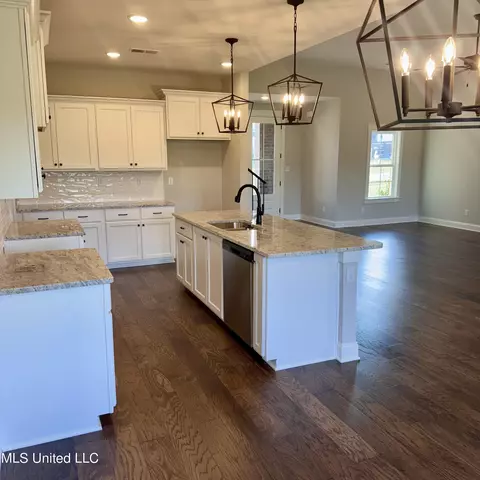 566 Wells Dr, Hernando, MS 38632 photo 14
