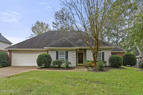 438 Autumn Creek Dr, Ridgeland, MS 39157