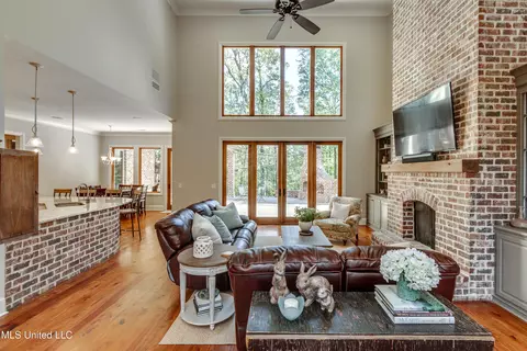 Living - 125 Chestnut Hill Rd, Flora, MS 39071 photo 1 of 7
