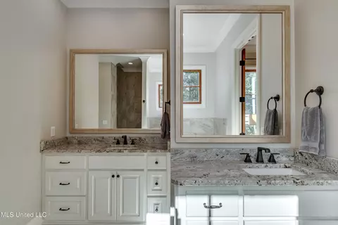 Bath - 125 Chestnut Hill Rd, Flora, MS 39071 photo 2 of 10