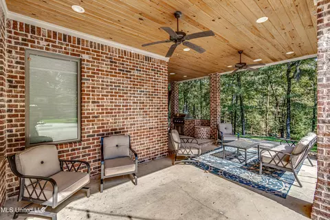 Exterior - 125 Chestnut Hill Rd, Flora, MS 39071 photo 17 of 33