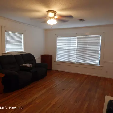 Living - 166 Raineys Ln, Lucedale, MS 39452 photo 2 of 2