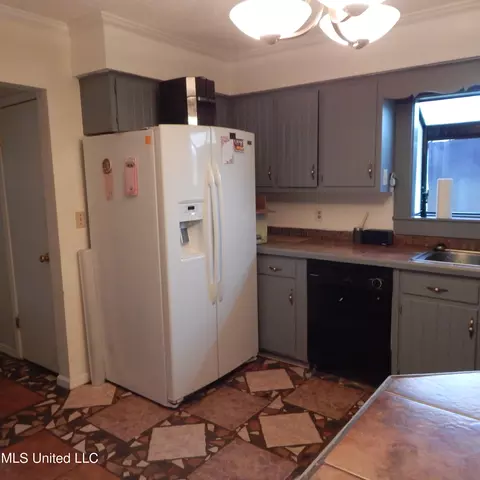 Kitchen - 166 Raineys Ln, Lucedale, MS 39452 photo 2 of 5