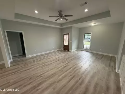 Living - 103 Caleb Cv, Carthage, MS 39051 photo 1 of 2