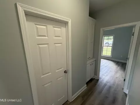 Entry Way - 103 Caleb Cv, Carthage, MS 39051 photo 1 of 1