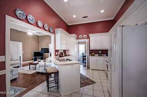 Kitchen - 132 Evergreen Way, Flowood, MS 39232 photo 1 of 1