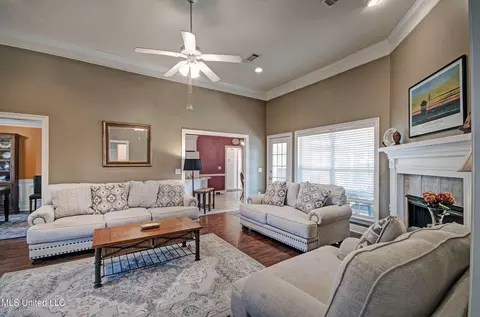 Living - 132 Evergreen Way, Flowood, MS 39232 photo 3 of 3