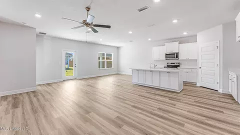 Living - 17430 Willow Cv, Saucier, MS 39574 photo 2 of 4