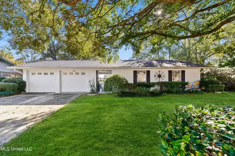 15538 S Parkwood Dr, Gulfport, MS 39503