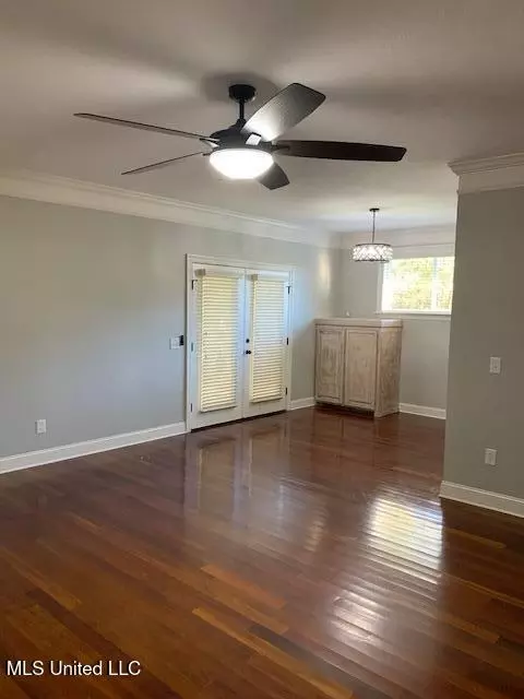 Living - 208 Crescent H Dr, Terry, MS 39170 photo 3 of 4