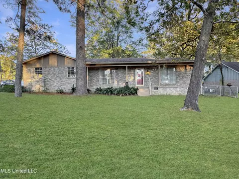 113 Kimwood Pl, Florence, MS 39073